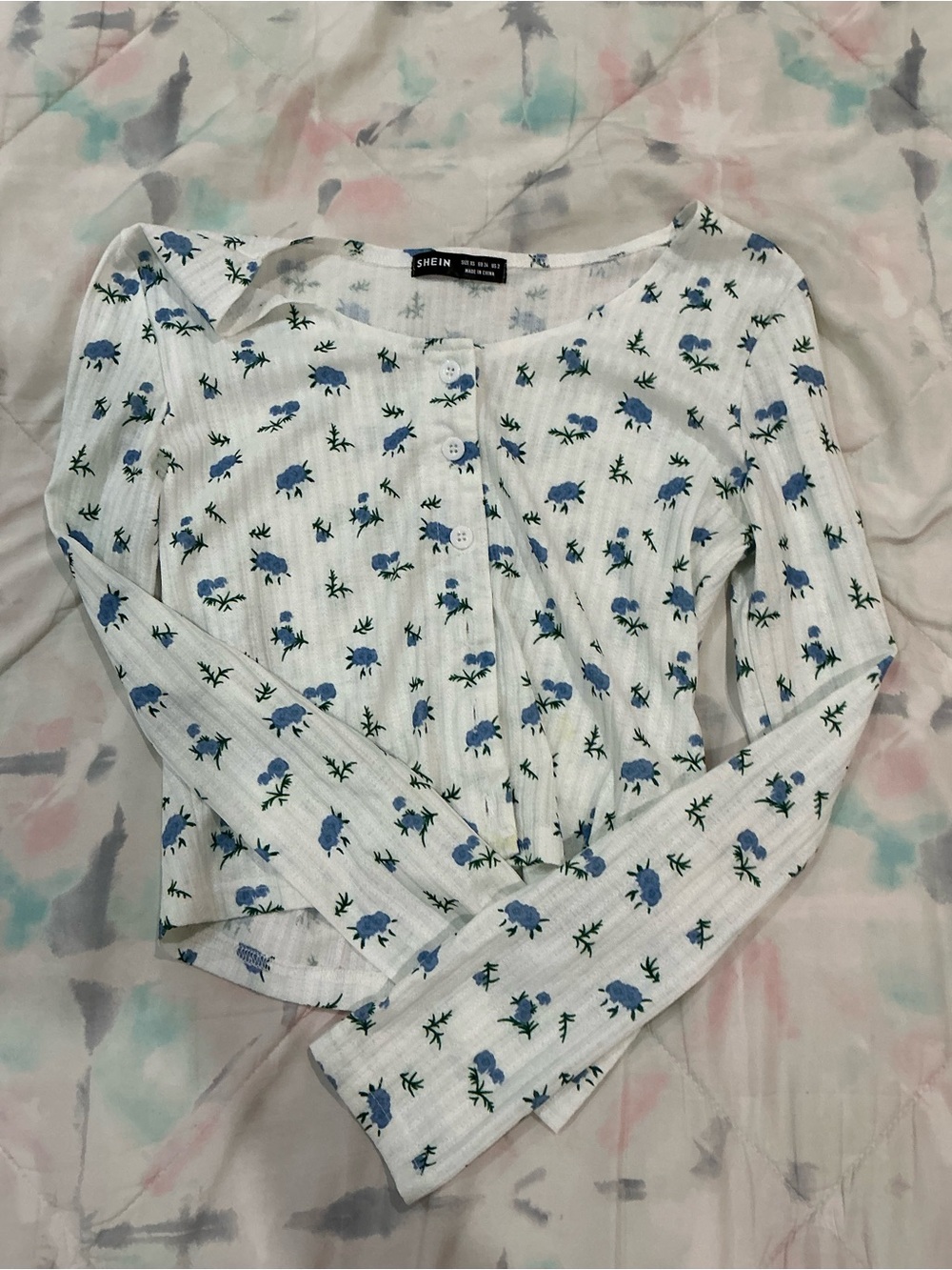 SHEIN White Ribbed Blue Floral Button-Front Long Sleeve Top